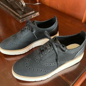 Cole Haan Black Knit Lace-Up Flats with White Sole and Tan Trim 6.5 GUC women’s